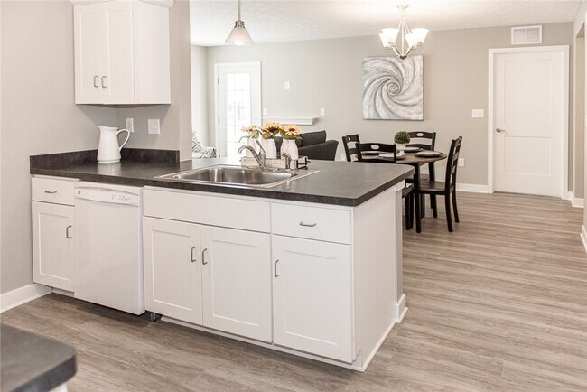 Building Photo - 1101 New Terrace Ln