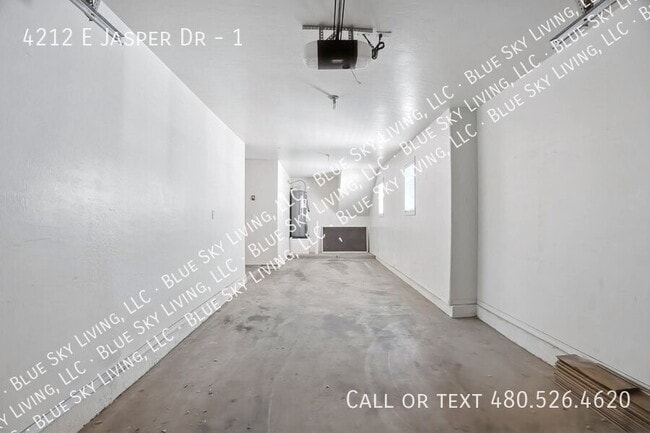 Building Photo - 4212 E Jasper Dr