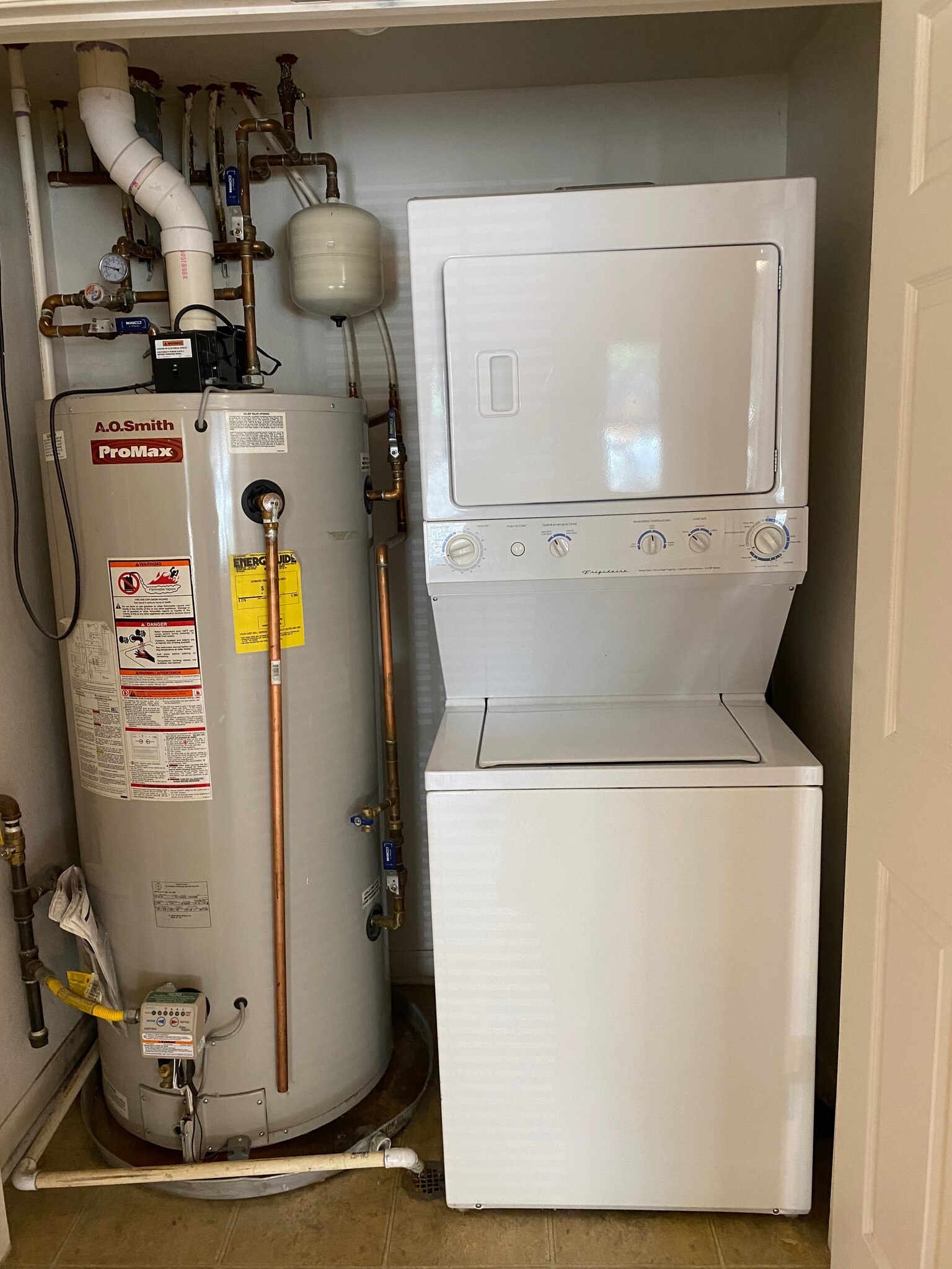 washer/dryer - 1212 Walnut Ave