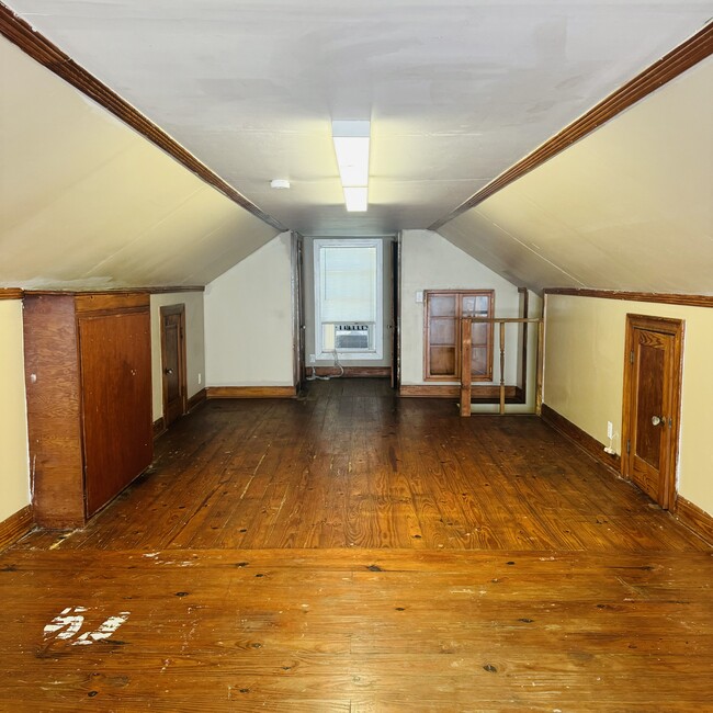 Building Photo - 3924 5th St
