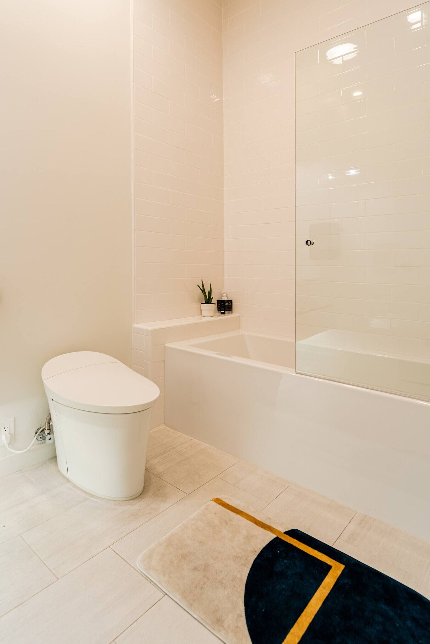 Building Photo - 800 The Mark Ln