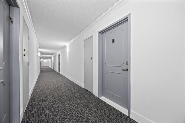 Building Photo - 137 Golden Isles Dr