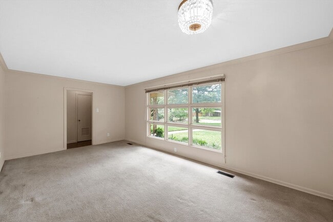 Building Photo - Private Woodway Retreat