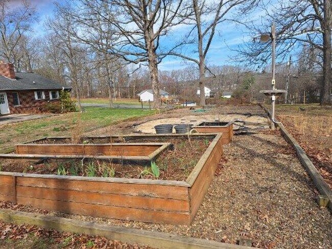 Building Photo - 1084 Nease Dr