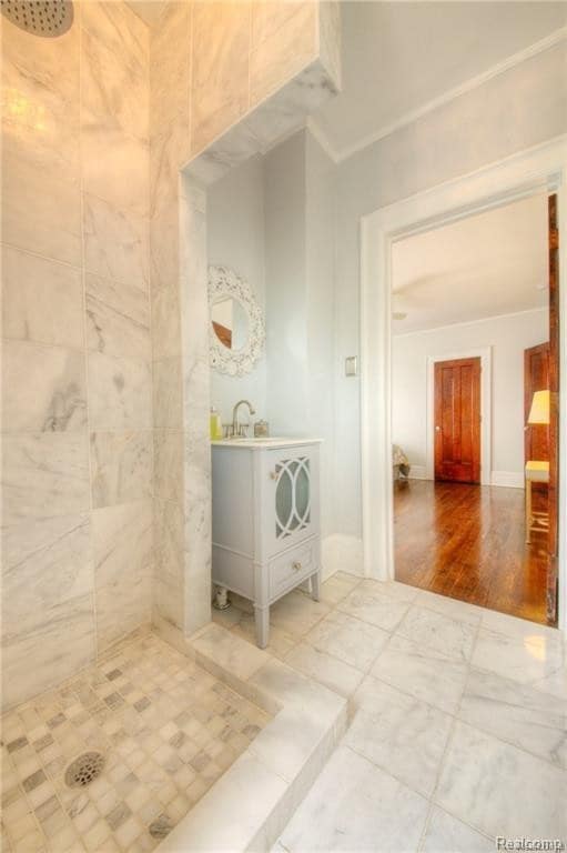 Building Photo - 22 Edison St