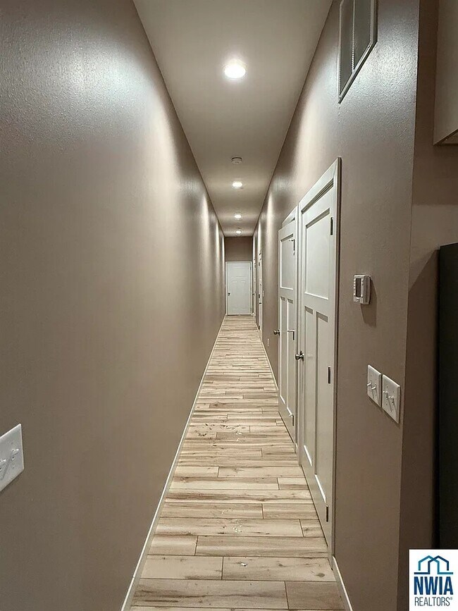 Building Photo - 321 Sheldon