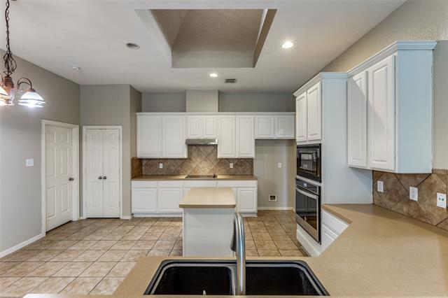 Building Photo - 15858 Durango Dr