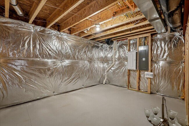 Building Photo - 1303 Potomac View Pkwy