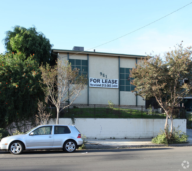 Building Photo - 951 East Edgeware Rd