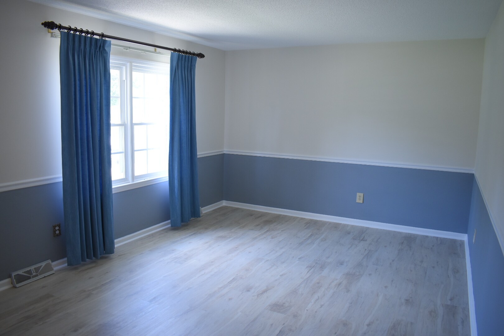 Building Photo - 4119 Fairlawn Dr