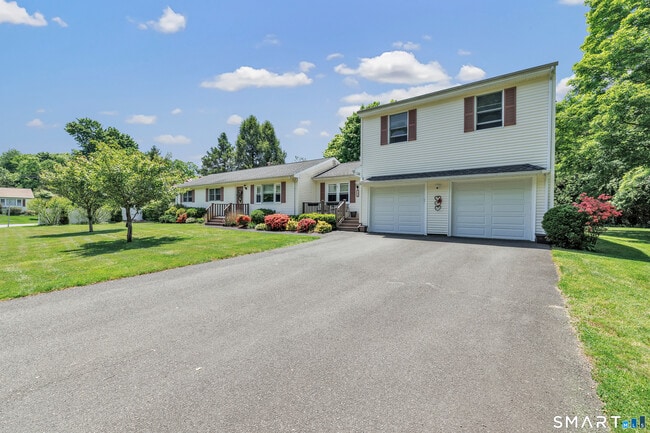 Building Photo - 5B Saxony Dr