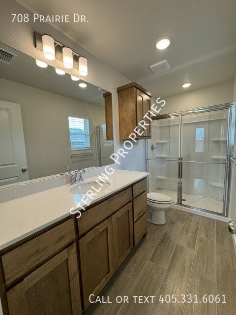 Building Photo - 708 Prairie Dr