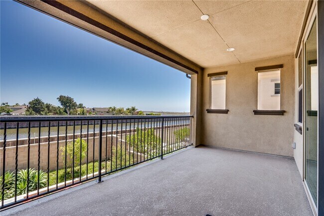 Building Photo - 5192 Goldenrod Cir