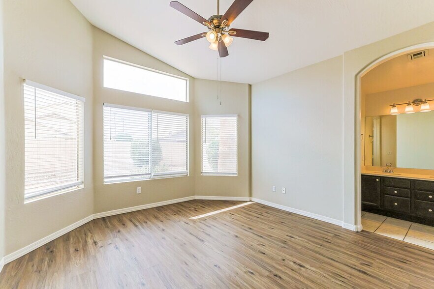 Building Photo - 7517 E Nopal Ave