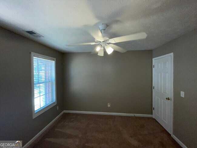 Building Photo - 102 Carolinas Way