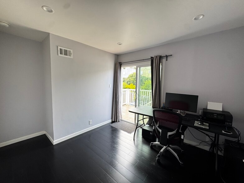 Bedroom2 - 577 Price St