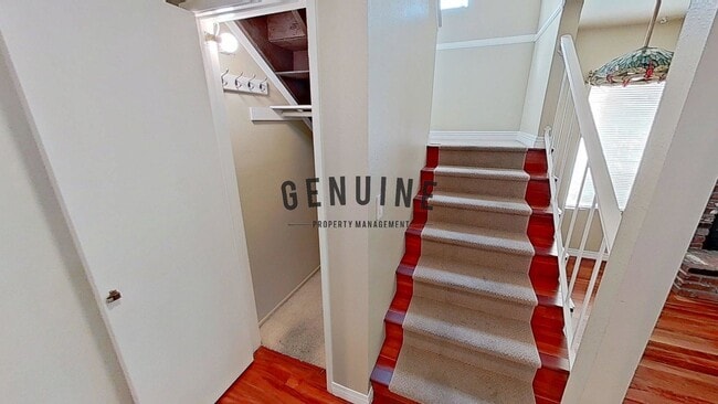 Building Photo - 2 Story 3Bd 2Ba Townhouse