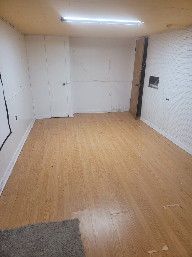 Building Photo - 7008 Ditman St