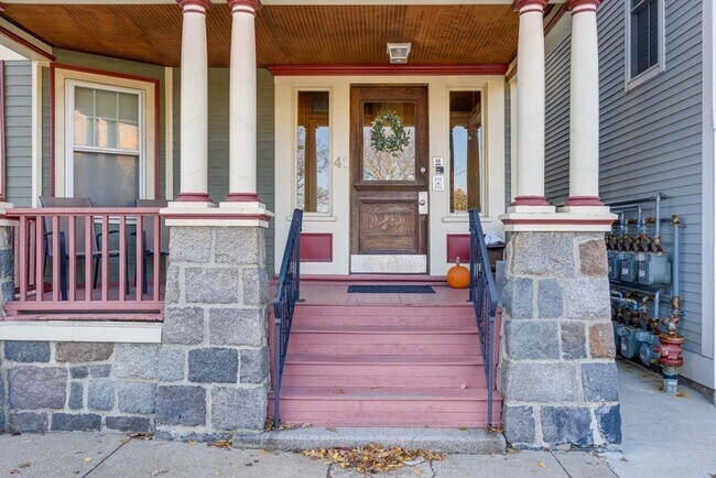 Building Photo - 41 Farragut Rd