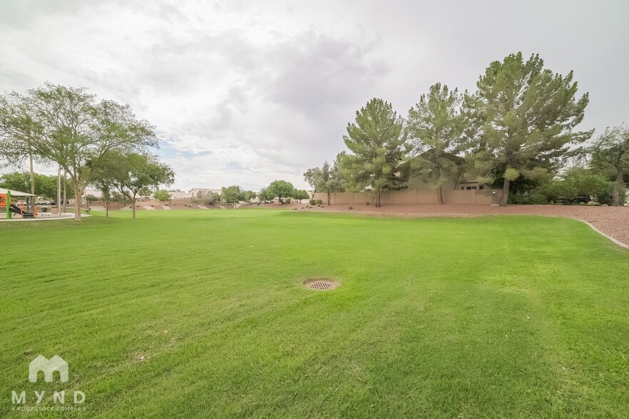 Building Photo - 2236 S 82nd Ln