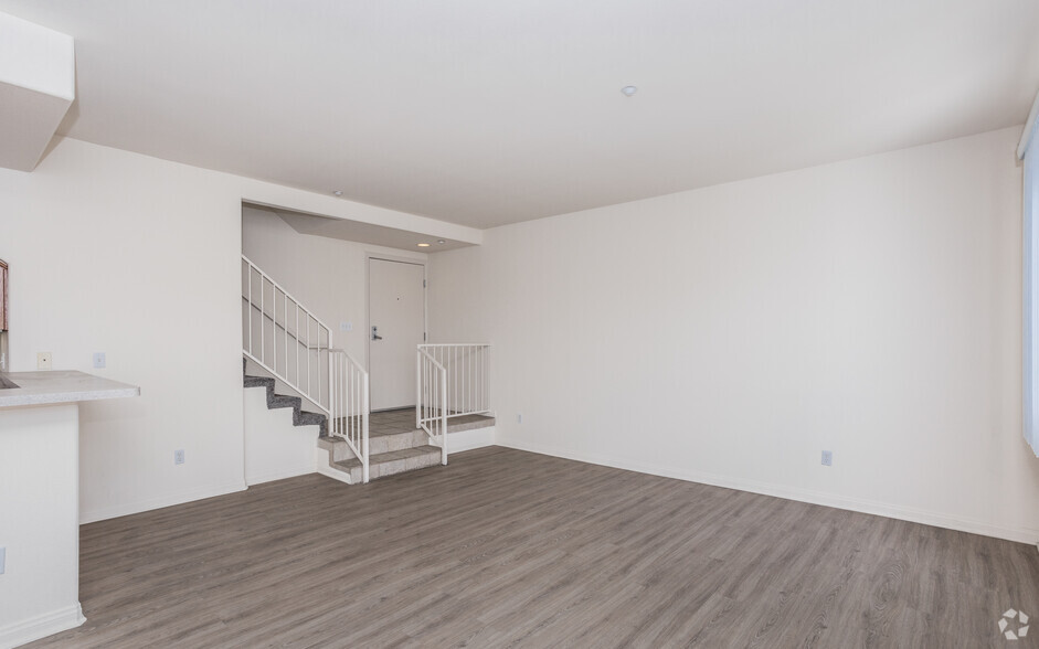 3BR, 2.5BA - 1320 SF - Lido Apartments - 10133 Tabor St