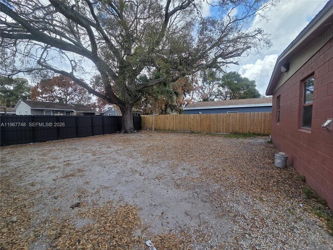 Building Photo - 503 N 25th St