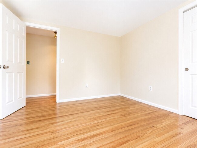 Building Photo - 160 Cypress St