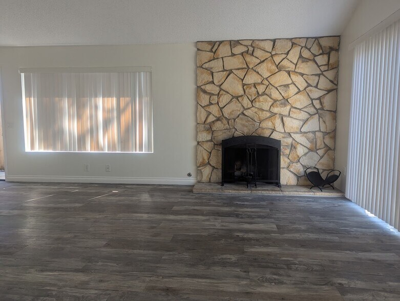 Building Photo - 1015 Canal St