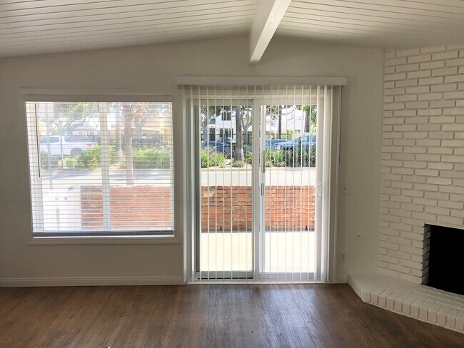 Building Photo - 3605 W Balboa Blvd