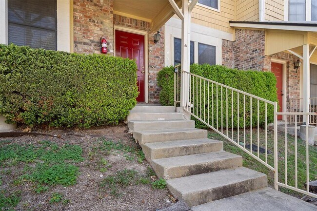 Building Photo - 11901 Swearingen Dr