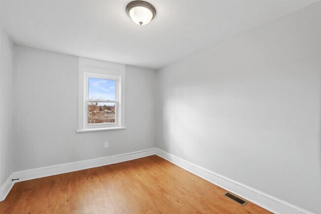 Building Photo - 2626 N 6th St
