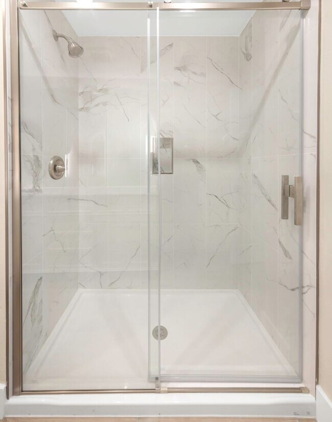 Building Photo - P201 - #9A Holiday Inn