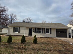 Building Photo - 3 bed, 1 bath, 1 car garage with fenced in backyard. District 66, right next to Aksarben!