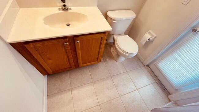 Building Photo - 1829 SW Hickock Terrace