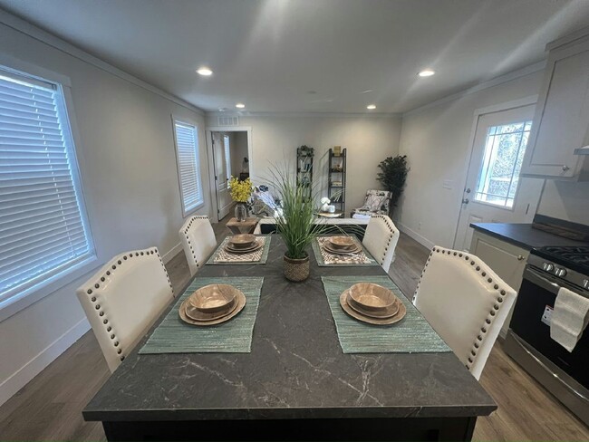 Building Photo - 582 Cimarron