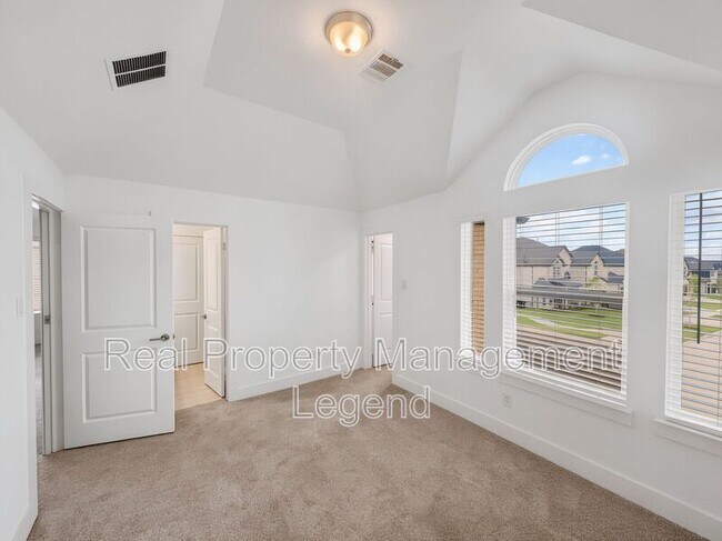 Building Photo - 1019 Modesto Dr