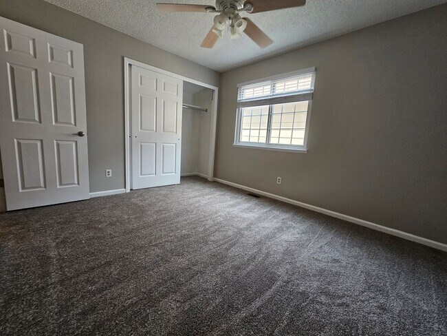Building Photo - Aurora Highlands 3 Bed 2 1/2 Bath House w/...