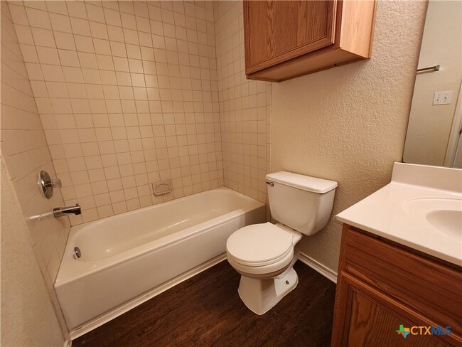 Building Photo - 3014 Green Mountain Dr