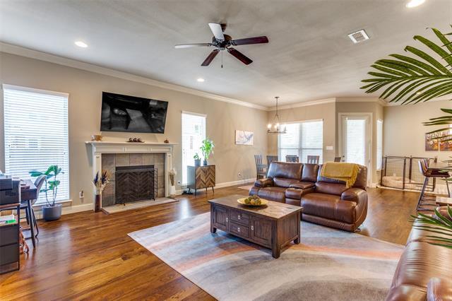 Building Photo - 410 Templeton Dr