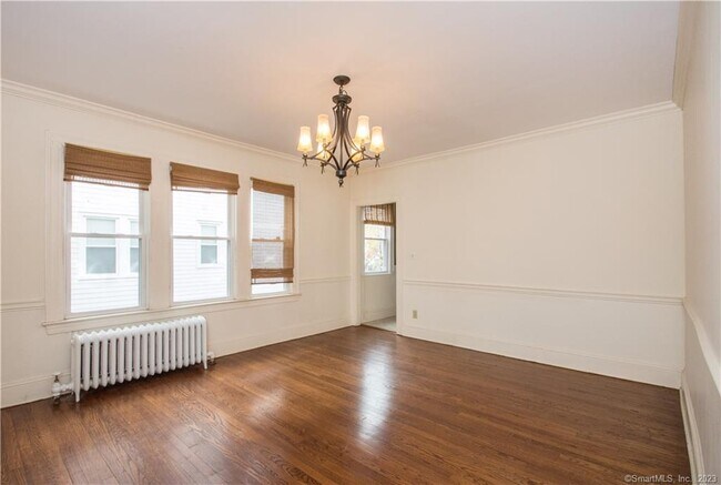 Building Photo - 77 Maplewood Ave