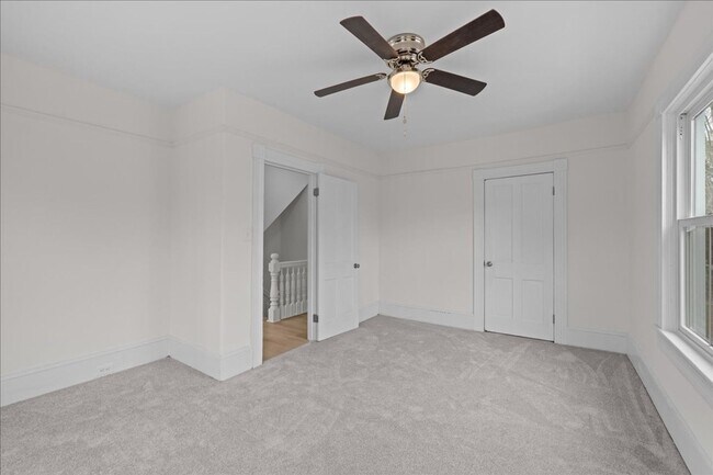 Building Photo - 258 Douglas Ave