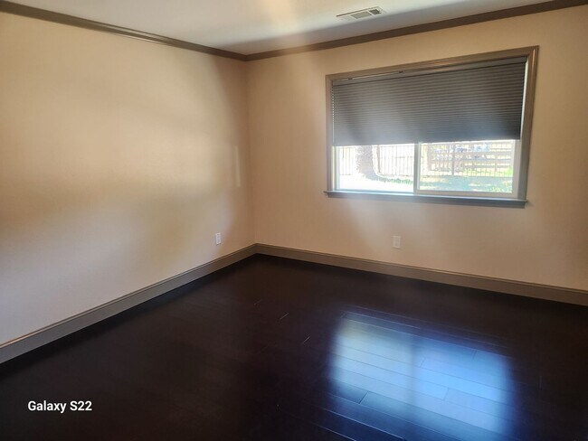 Building Photo - Must See, Incredible 3 bedroom, 2 bathroom...