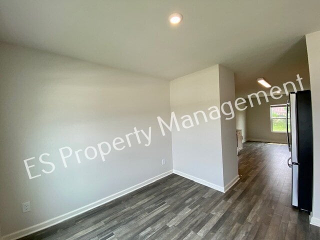 Building Photo - Lovely 5 Bedroom 3 Bathroom New Build in Muncie!