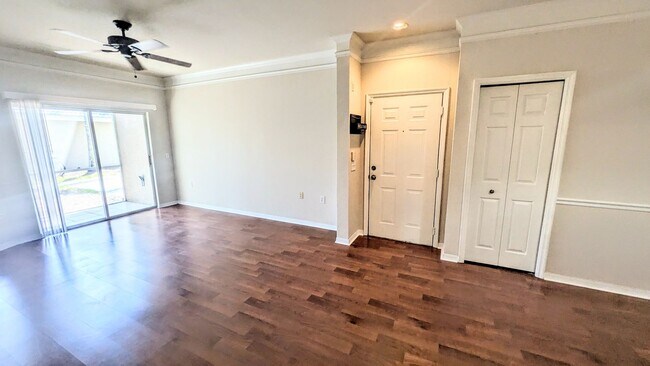 Building Photo - ANNUAL UNFURNISHED 2/1 Condo in Serenade on Palmer Ranch
