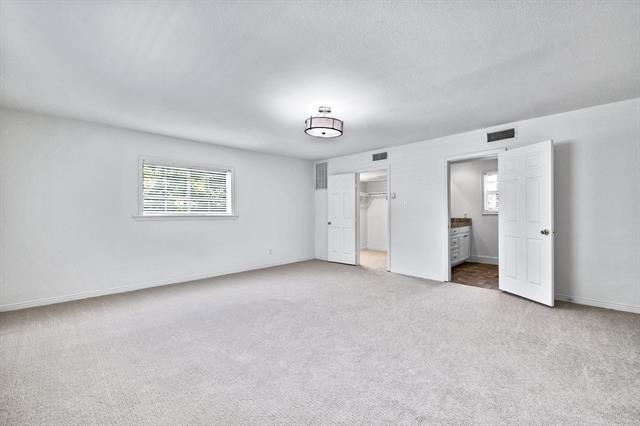Building Photo - 4538 Roland Ave
