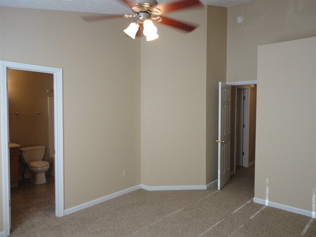 Building Photo - 5232 Lake Manor Dr