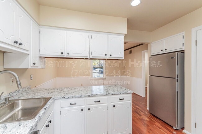 Building Photo - 14447 Cool Oak Ln