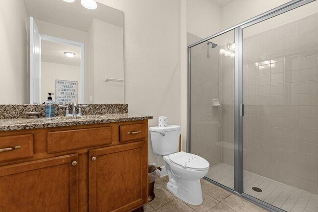 Building Photo - 350 Pendant Ct