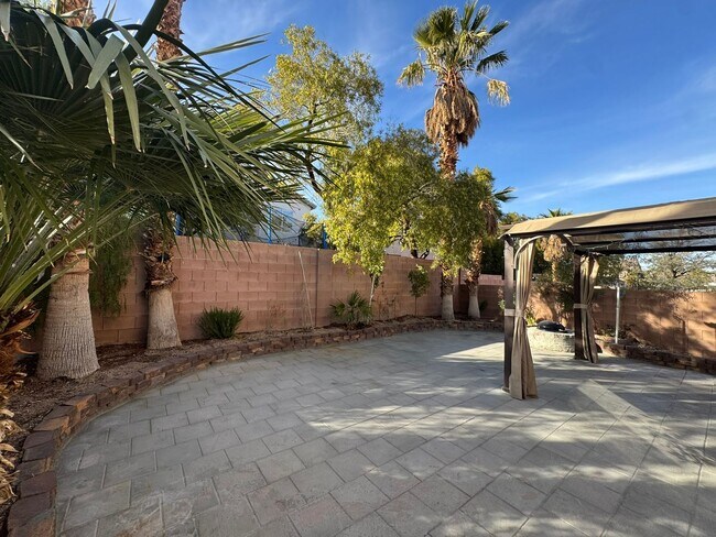 Building Photo - **Beautiful 4-Bedroom Home with Open Floor Plan, Solar, EV Charger & NO HOA**