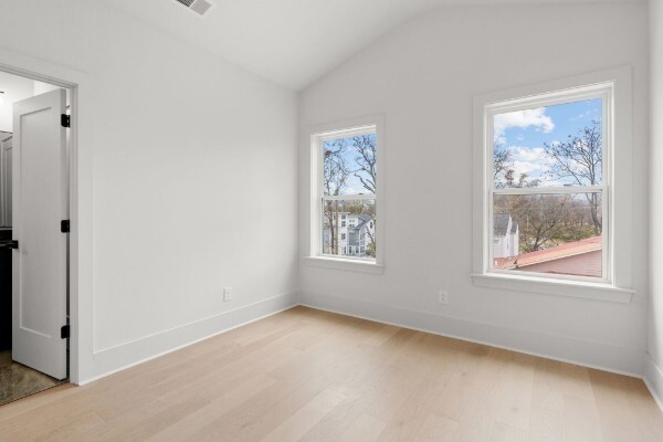 Building Photo - 1727 Nassau St